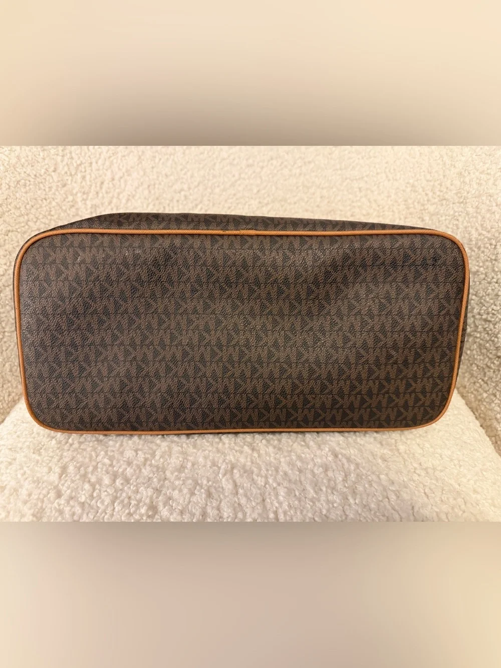 Michael Kors Jet Set Travel 2-Piece Set: Large Drawstring Tote & Matching Wallet
